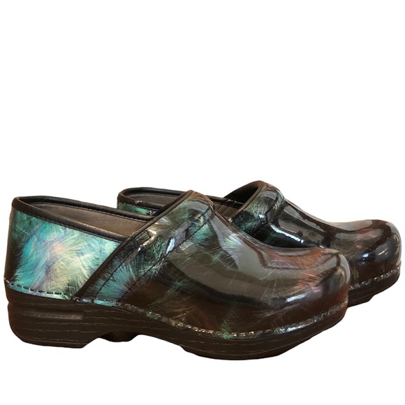 Dansko Black, Patent Leather Clogs, Size 39/8.5 - Picture 1 of 10